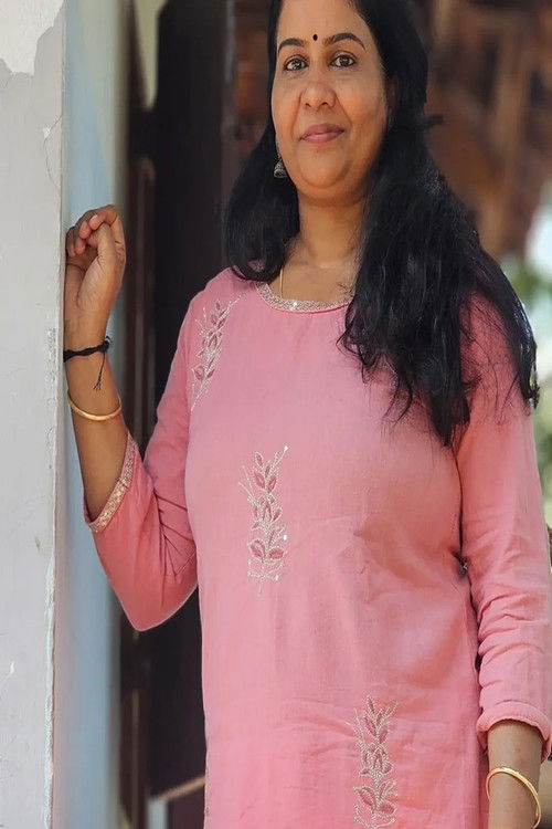 Smitha Anil as Sulochana