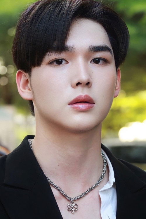 Pun Jukchai Ho as Mew