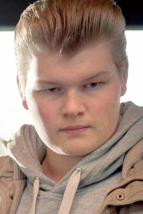 Till Valentin Winter as Computer Nerd