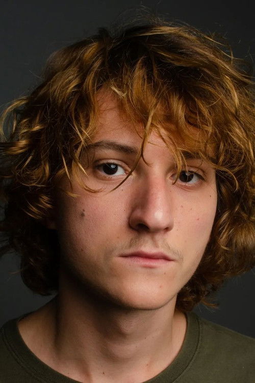 Pedro Manoel Nabuco as Juninho