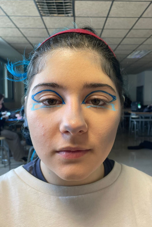 Shio Yerpes as Blue Alien