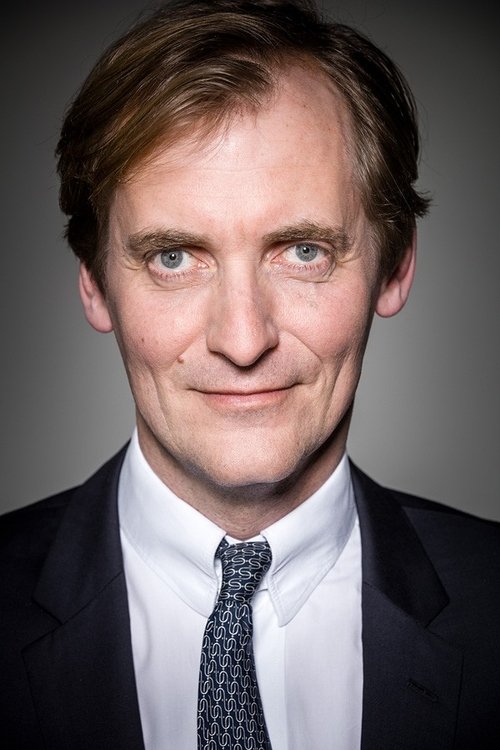 Lars Kraume as Arnold