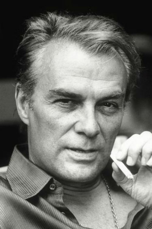 Giorgio Albertazzi as L'Inquilino / Narratore (uncredited)