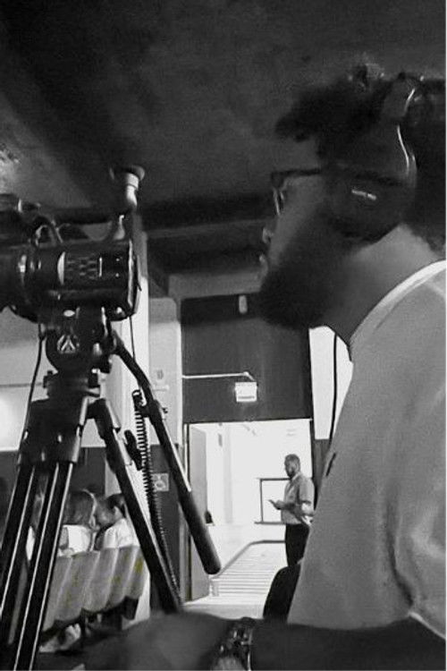 Vicente Pedro as Amigo do Aspirante