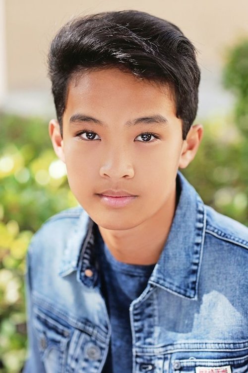 Riley Lio as Kevin