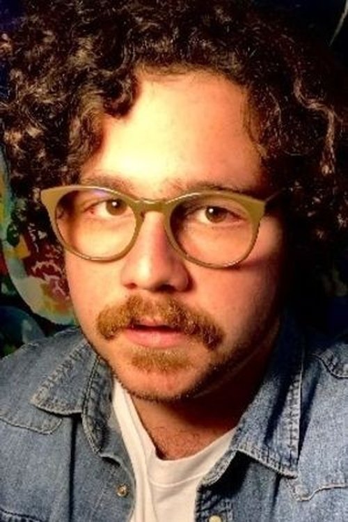 Matheus Marchetti as Estagiário