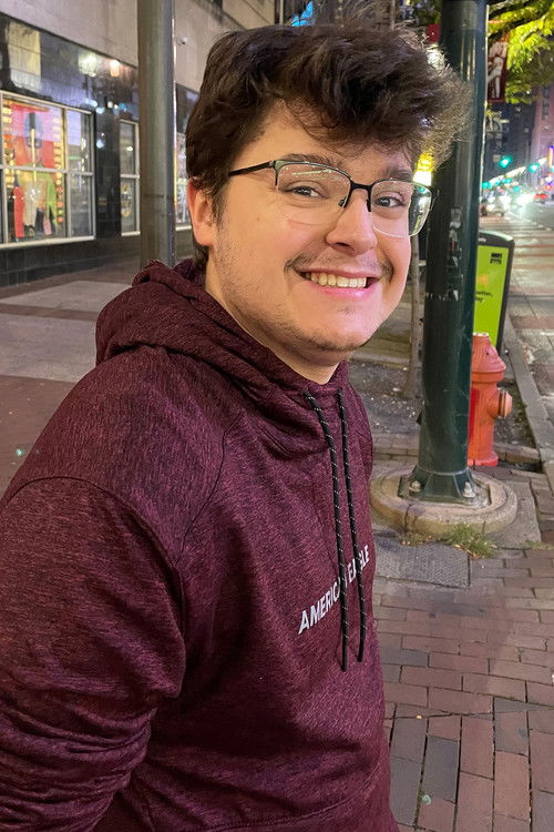 Jacob Bidelman as Extra