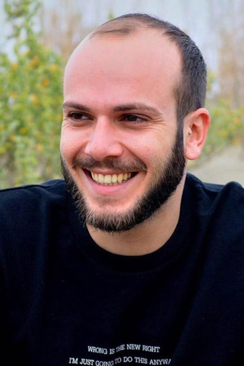 Κώστας Συλβέστρος as Λέα