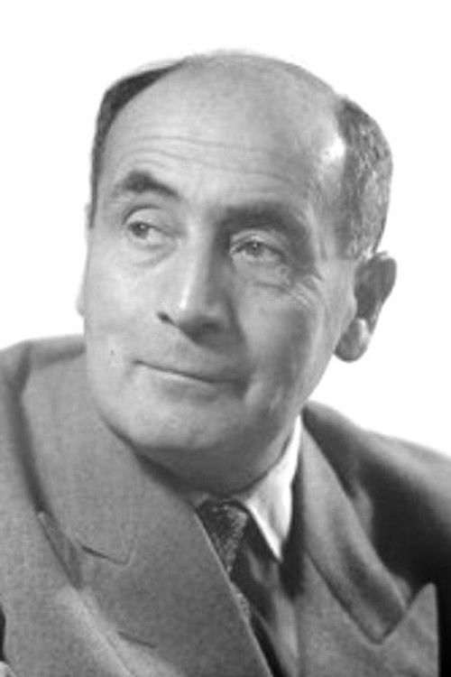 Friedrich Richter as Inspector Siegel