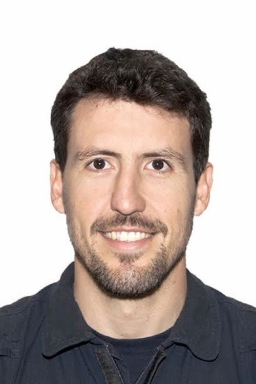 Felipe Hita as Policía paisano