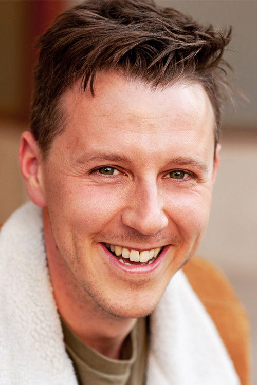 Tristan Balz as Tim Moore