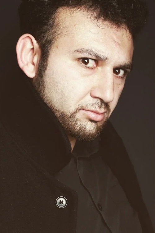 Abdulla Elşadli as Ayaz