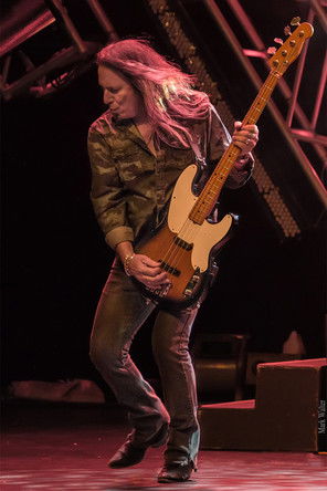 Barry Dunaway as Bass