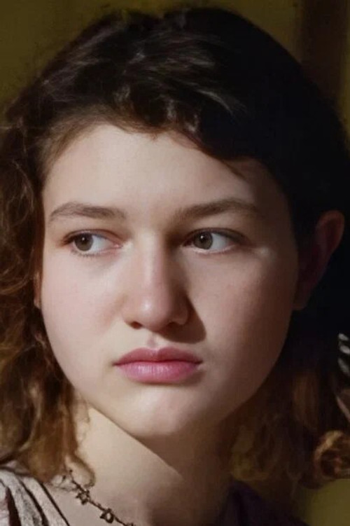 Magoga Machulskaya as Anya Pavlova