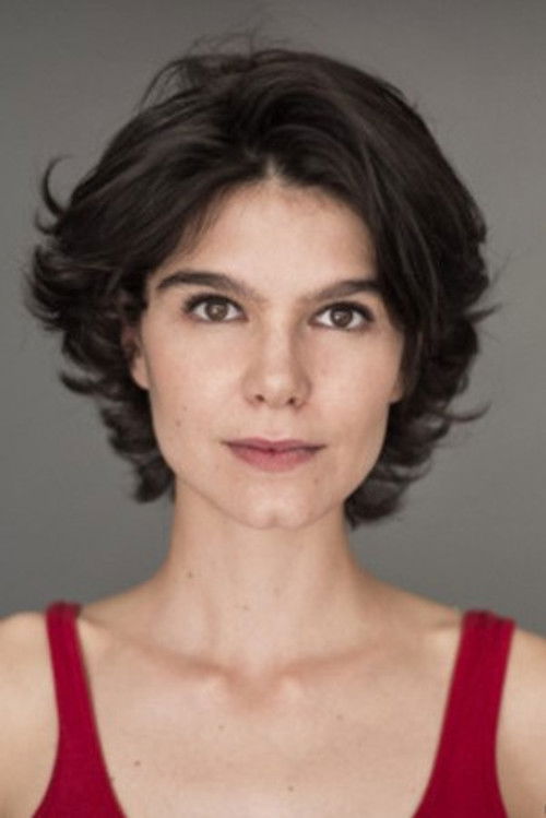 Julia Piera as Carmen