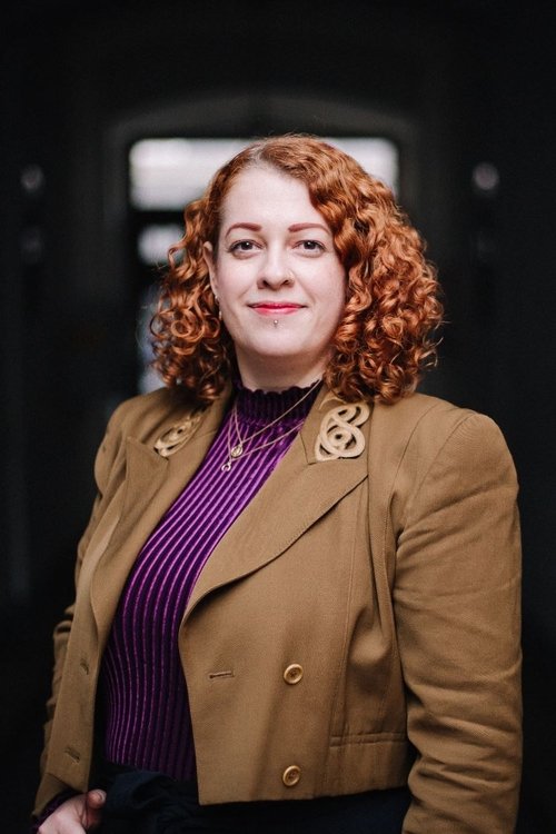 Jasmin Hagendorfer as Empfangsdame Frau Schlüpferl