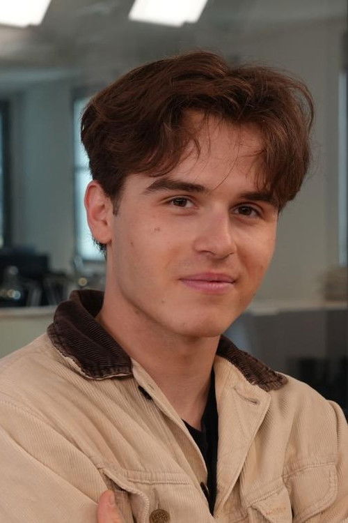 Clément Massy as Éden Louvet