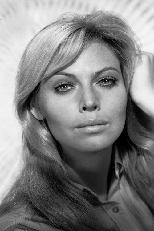 Greta Baldwin as Karen Summers