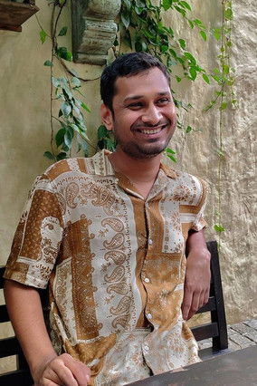 Digvijay Andhorikar as Assistant Editor