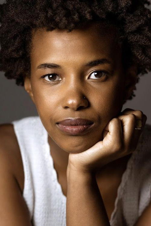 Kineta Kunutu as Raven