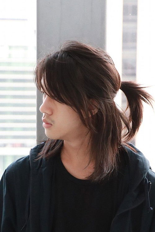 Chanon Dahan as Hia Tui's Crew