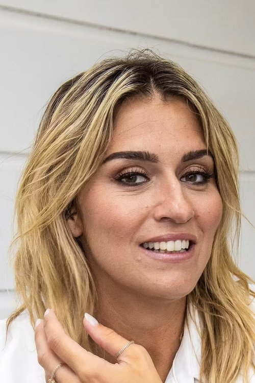 Estavana Polman as Presentatrice