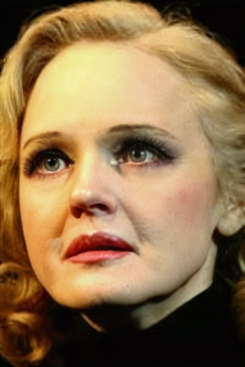 Elena Sotnikova as Она