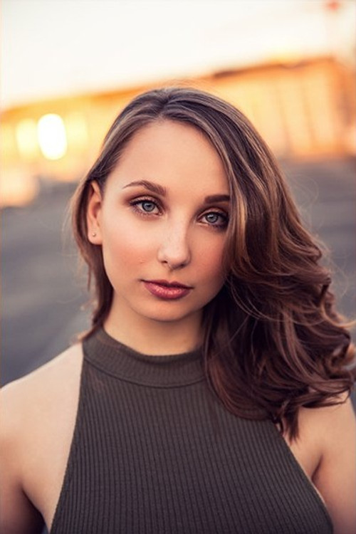 Jana Dunja Gries as Taraxacum