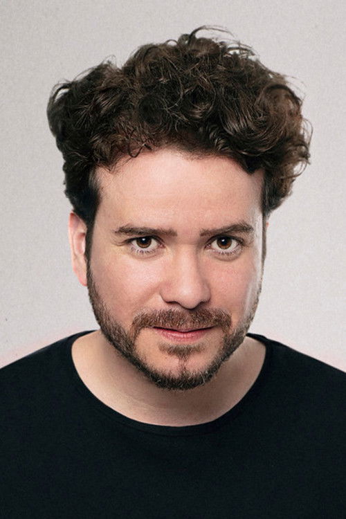 Franártur Duque as Simón