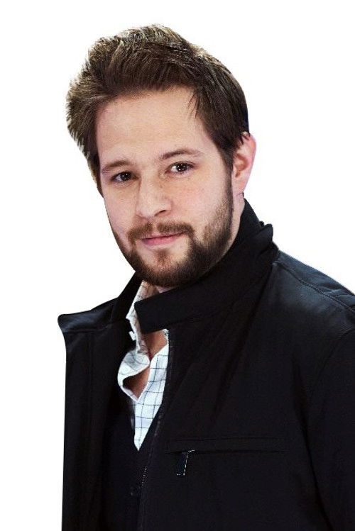 Raoul Ortiz as Pollo (voice)