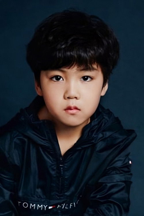 Jiang Yi Ting as Zhou Jin Yu