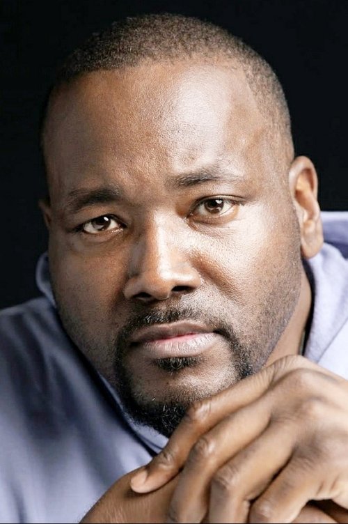 Quinton Aaron as Kenneth