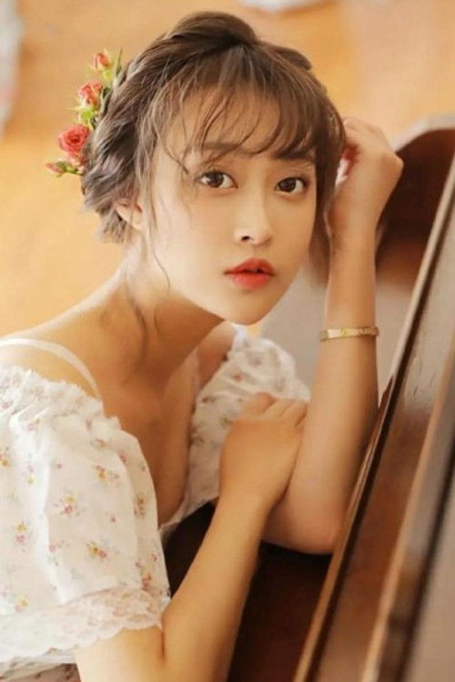 Sun Qiao Lu as Maggie Lin