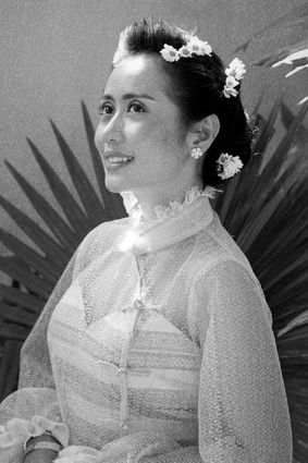 Mya Hnin Yee Lwin as Saung Hninsi