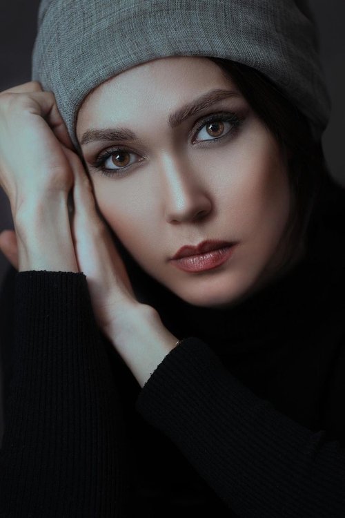 Shahrzad Kamalzadeh as Sadia Amer