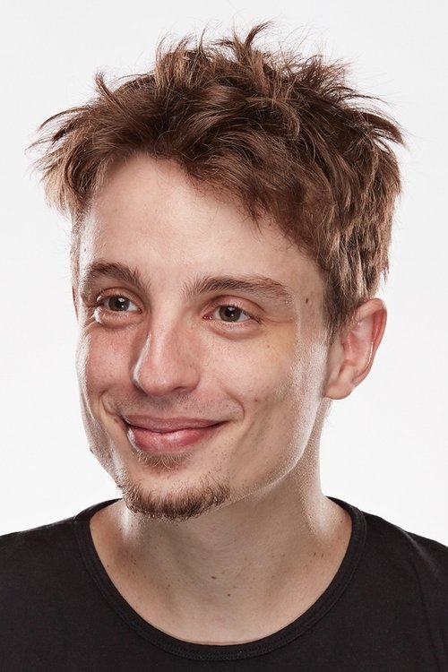 Mateus Almada as Martin