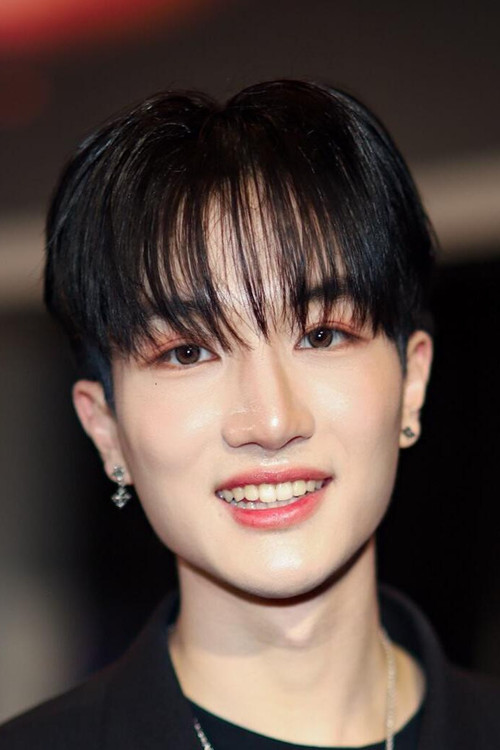 Phee Phiangphor as Ji-hoon