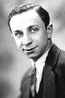 Chaz Chase as Music Hall Performer (uncredited)