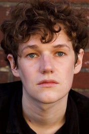 Lucas Faulong as Noah