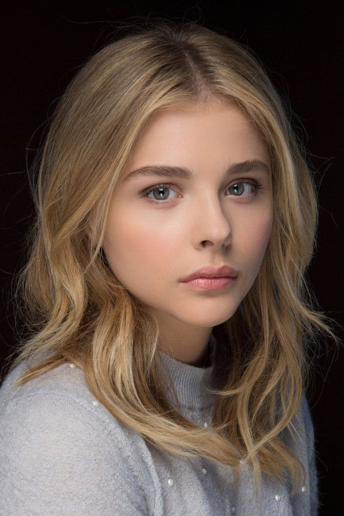 Chloë Grace Moretz as Angie Steadman
