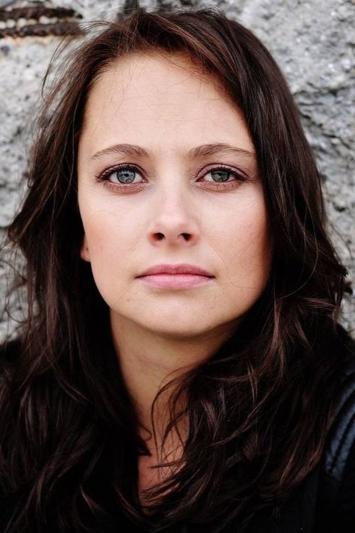 Heike Warmuth as Barbara