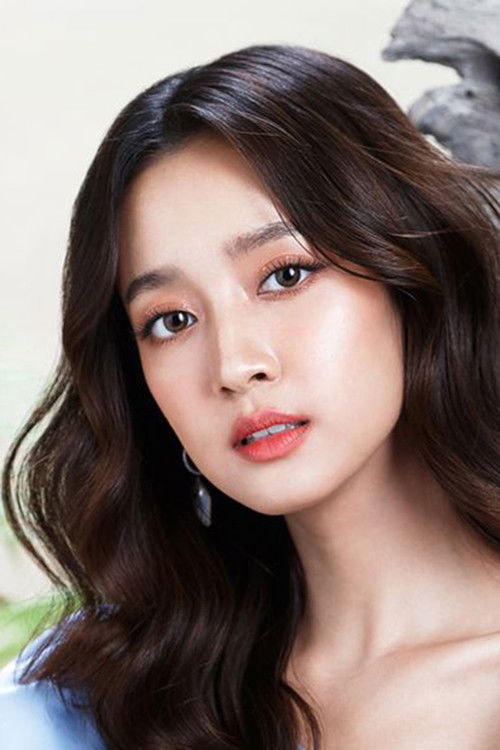 Kharittha Sungsaopath as Pattama / "Pat"