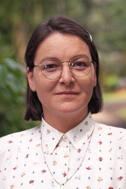 Alix Adams as Trudy Visser