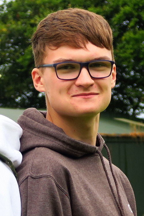 Ben Davidson as Tommy-Gun