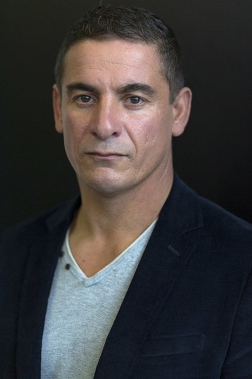 Pascal Oumaklouf as Le père