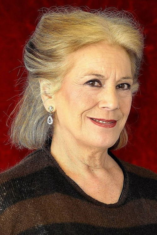 Terele Pávez as Dolores