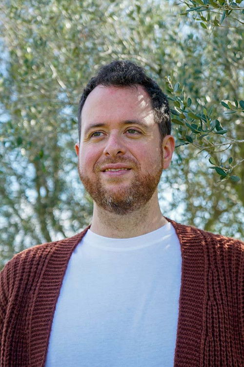 Miguel Siesto as Innkeeper