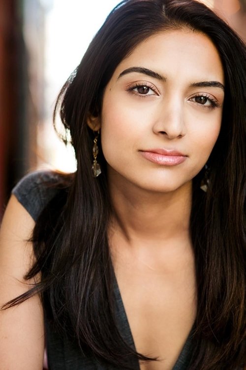 Fizaa Dosani as Kausar