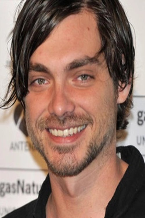 Daniel González as Lucas