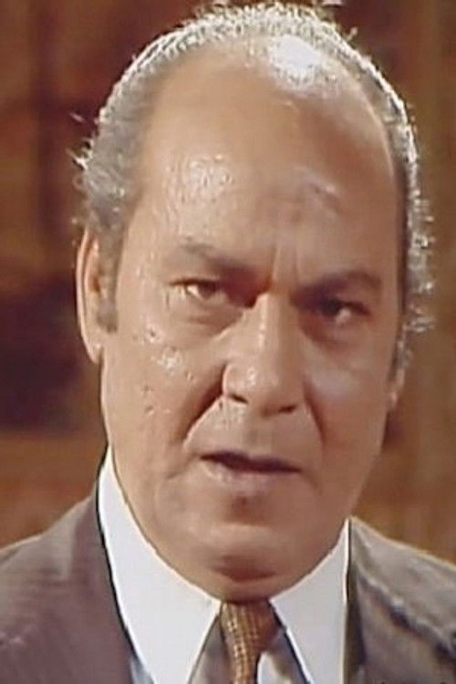 Abdel Aziz Abu Ellil as العمدة - والد معتز
